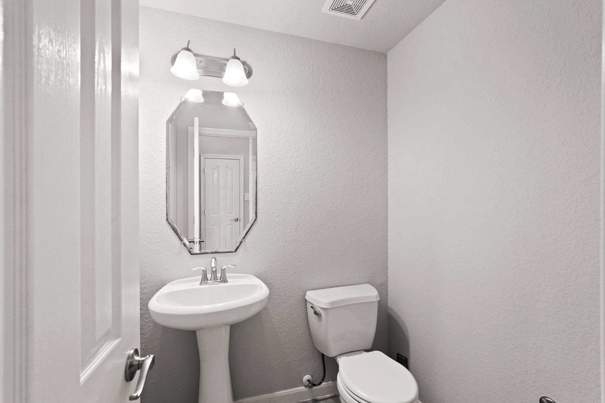 4909 Summer Ridge Drive Conroe, TX 77303 - Photo 9 of 22