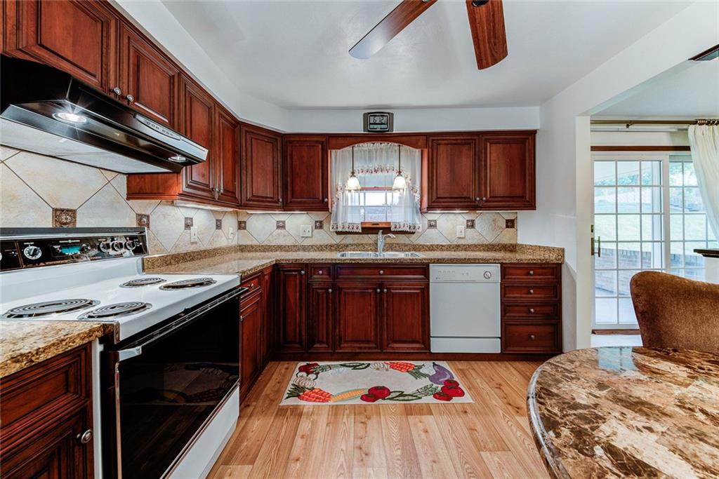 348 Lincoln Hall Road Elizabeth, PA 15037 - Photo 4 of 25 Gallery Image 4