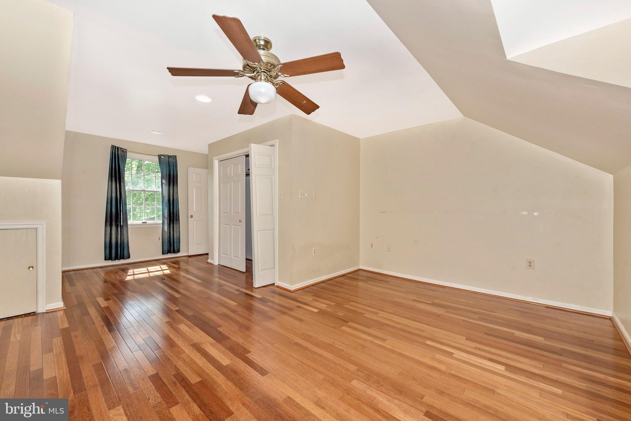 7832 Rocky Springs Road Frederick, MD 21702 - Photo 21 of 41 vaulted ceilings for added character.