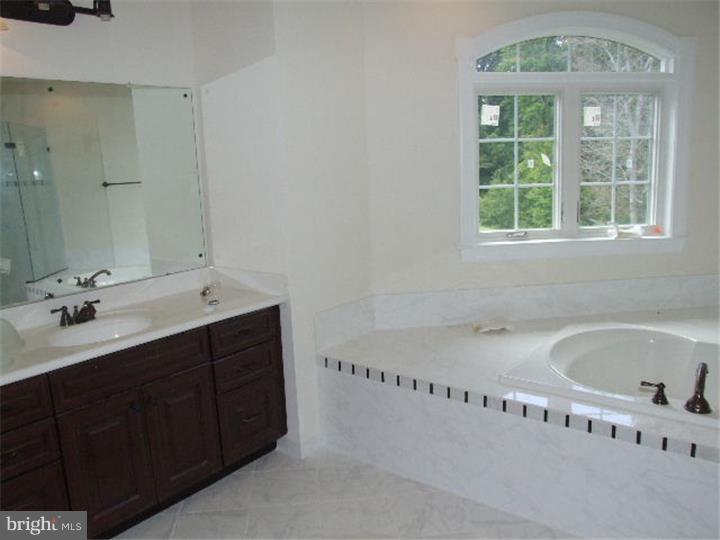140 North Hillcrest Road Springfield, PA 19064 - Photo 4 of 13 Master Bathroom