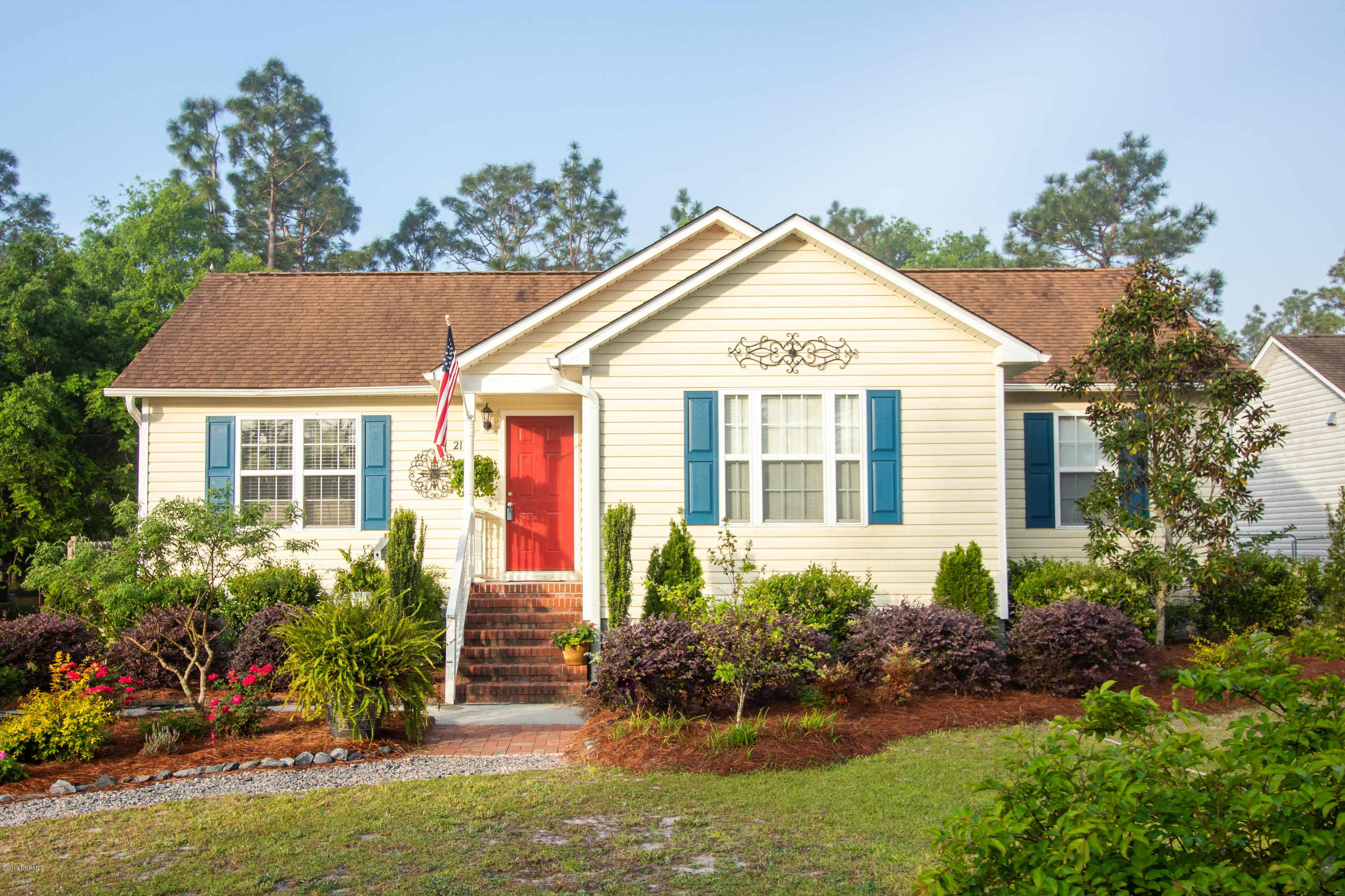 21 Cedar Road Southport, NC 28461 - Photo 2 of 37 21 Cedar Rd-38