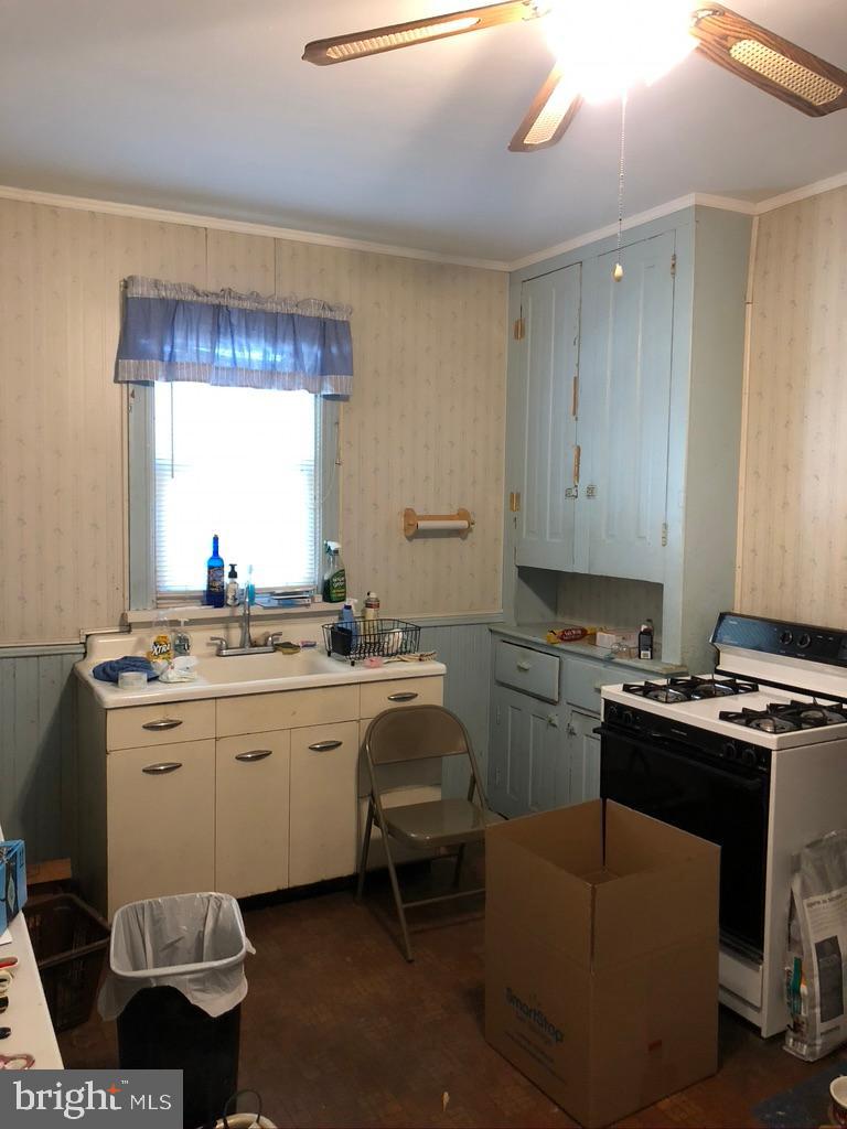 639 Bridgeboro Street Riverside, NJ 08075 - Photo 4 of 9