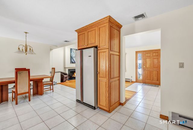 35 Rustown Drive Stratford, CT 06614 - Photo 11 of 33