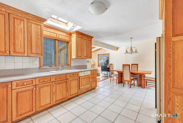 35 Rustown Drive Stratford, CT 06614 - Photo 14 of 33