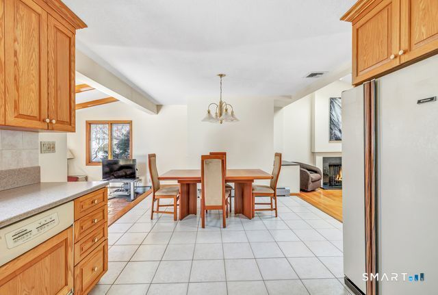 35 Rustown Drive Stratford, CT 06614 - Photo 16 of 33