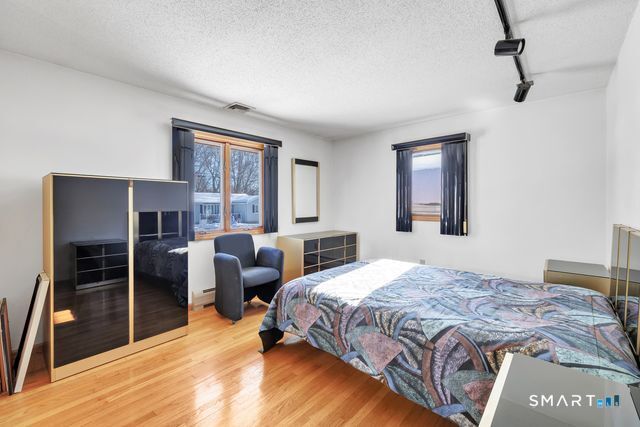 35 Rustown Drive Stratford, CT 06614 - Photo 19 of 33