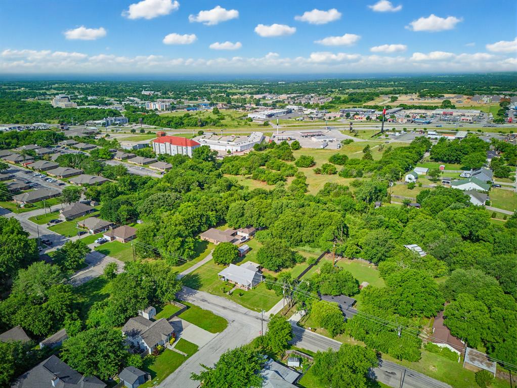 1300 South Trenchard Street Decatur, TX 76234 - Photo 11 of 40 a view of a city