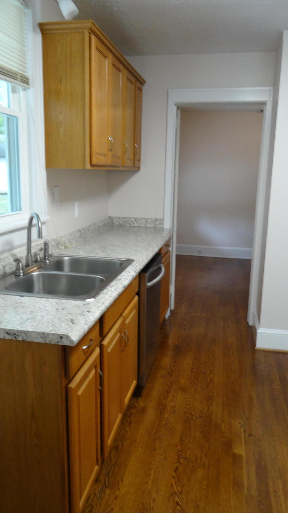 1929 Canterbury Road Southwest Roanoke, VA 24015 - Photo 7 of 25 6