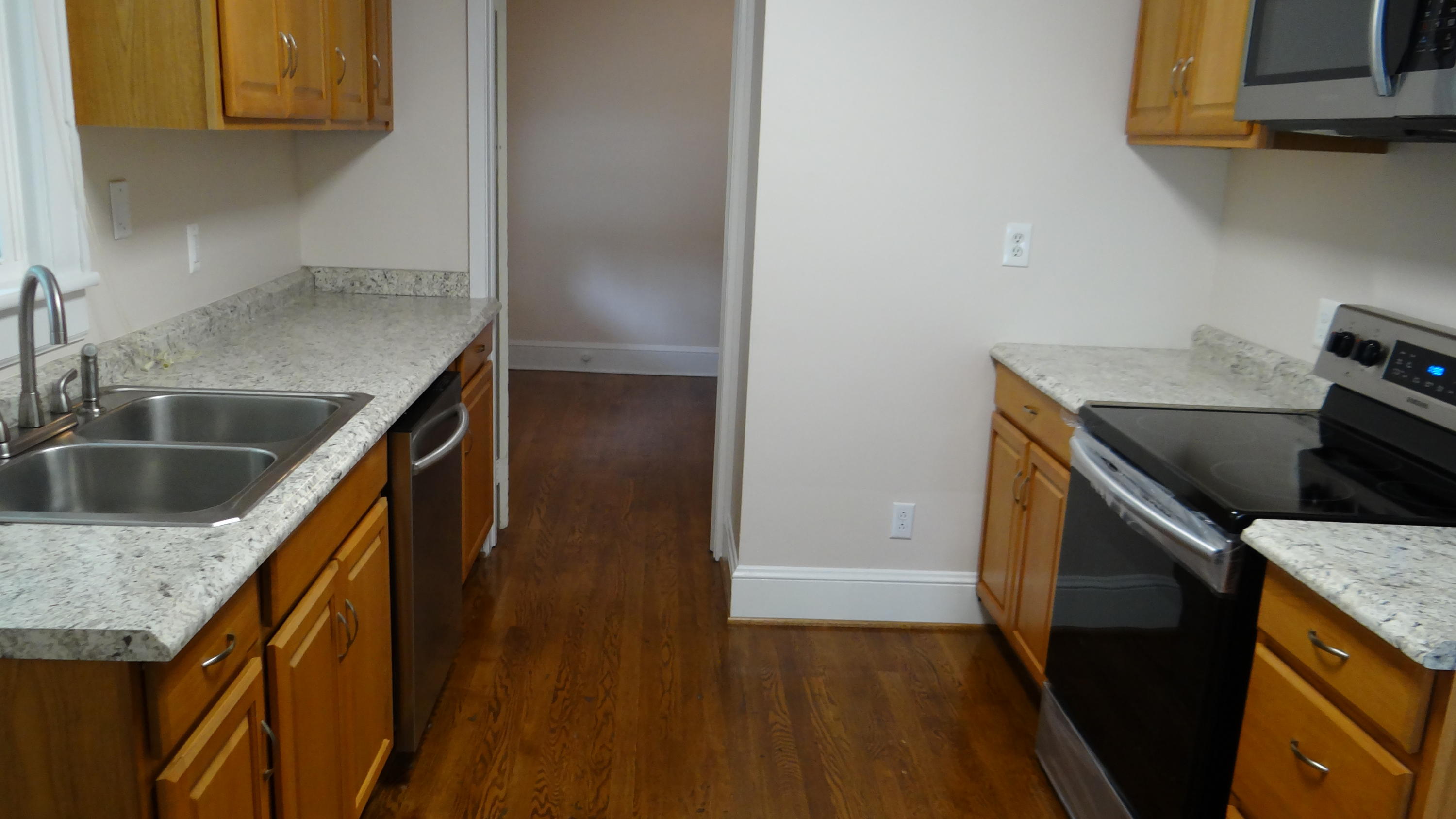 1929 Canterbury Road Southwest Roanoke, VA 24015 - Photo 8 of 25 7