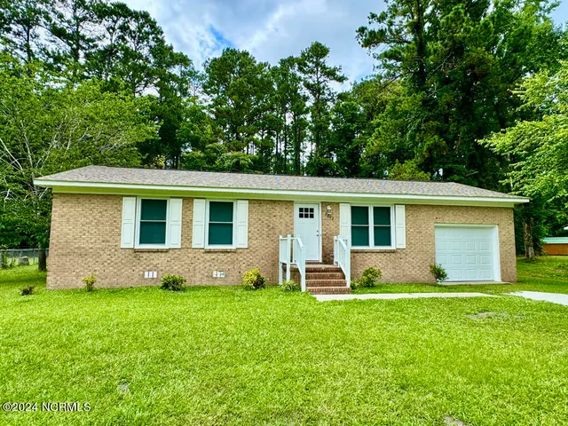 $1,600 | 3802 Brandywine Drive, New Bern, NC 28562