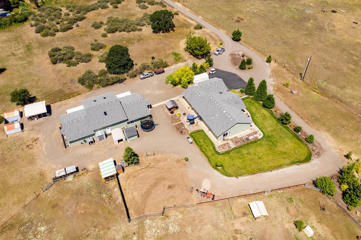 7000 Downing Road Central Point, OR 97502 - Photo 40 of 42 42