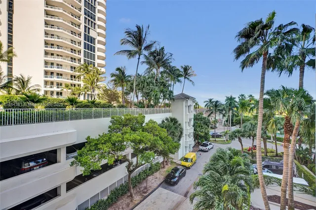 $8,500 | 21150 Point Place, Unit 406, Aventura, FL 33180