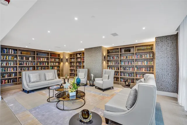 $8,500 | 21150 Point Place, Unit 406, Aventura, FL 33180