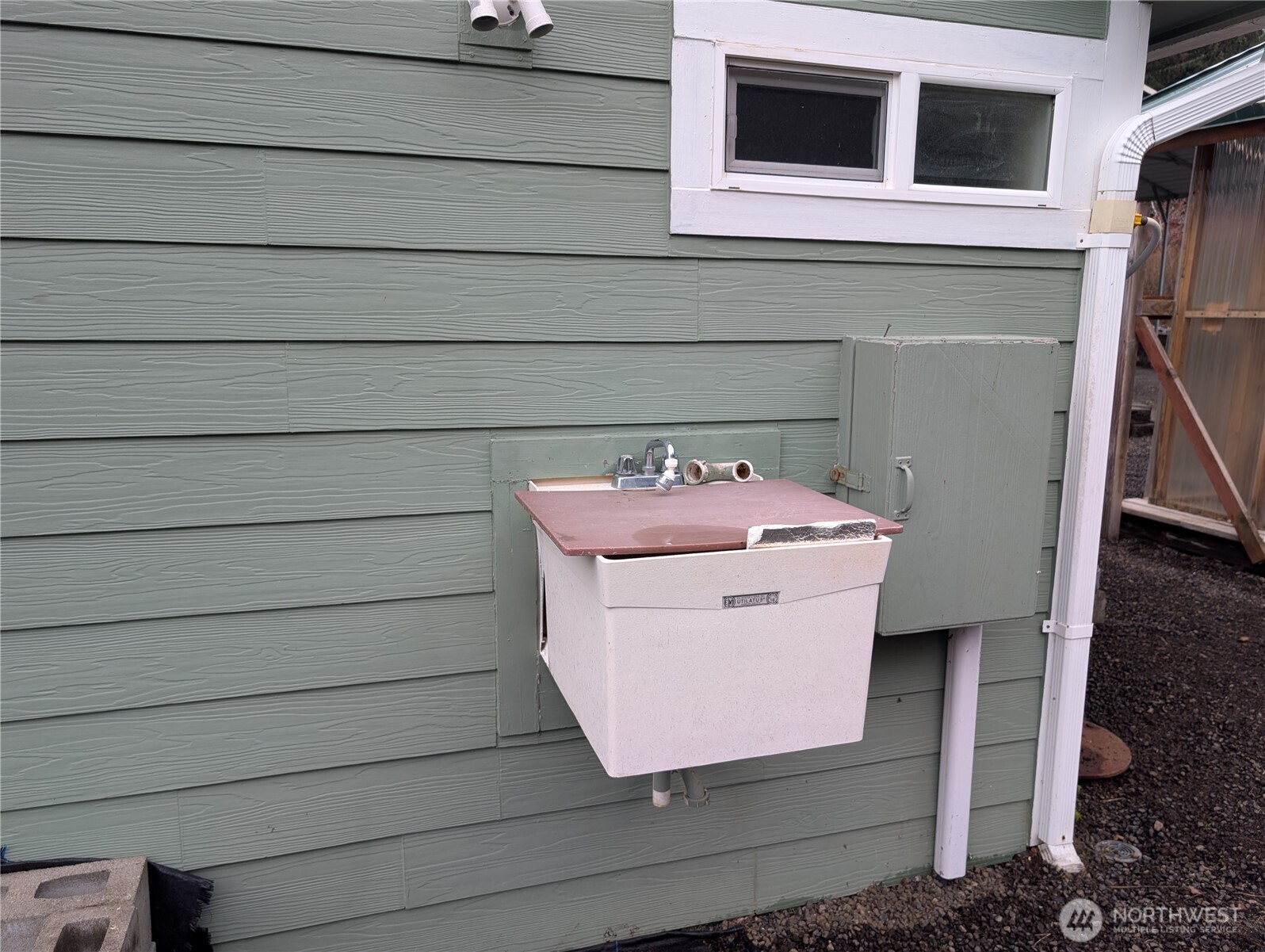 16 Copalis Rv Lane Copalis Beach, WA 98535 - Photo 37 of 39 a utility room with dryer and washer