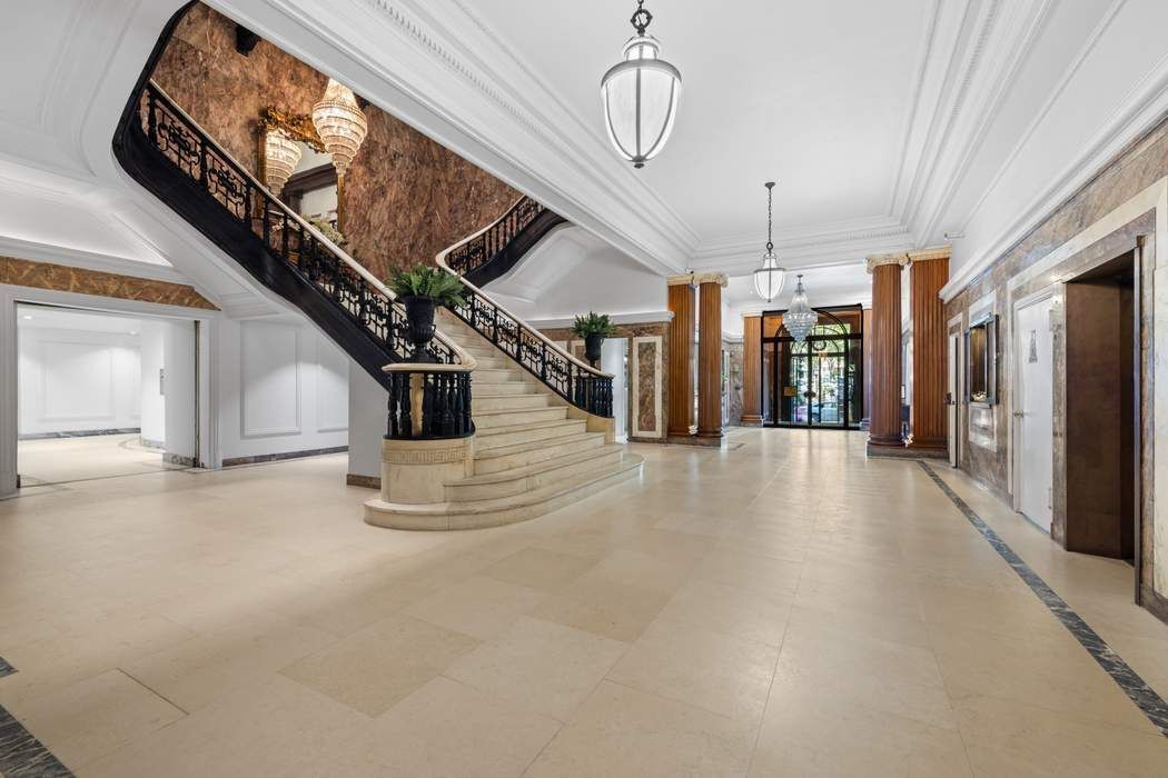 32 West 40th Street, Unit 11B Manhattan, NY 10018 - Photo 7 of 9 a view of entryway and hall with dining area