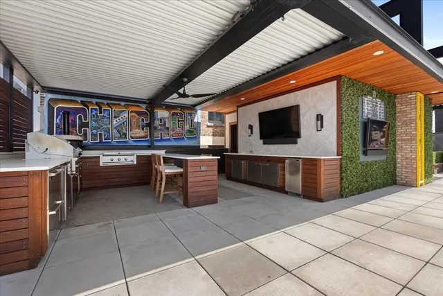 $16,000 | 2773 North Hampden Court, Unit PH03, Chicago, IL 60614