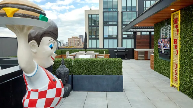 $16,000 | 2773 North Hampden Court, Unit PH03, Chicago, IL 60614