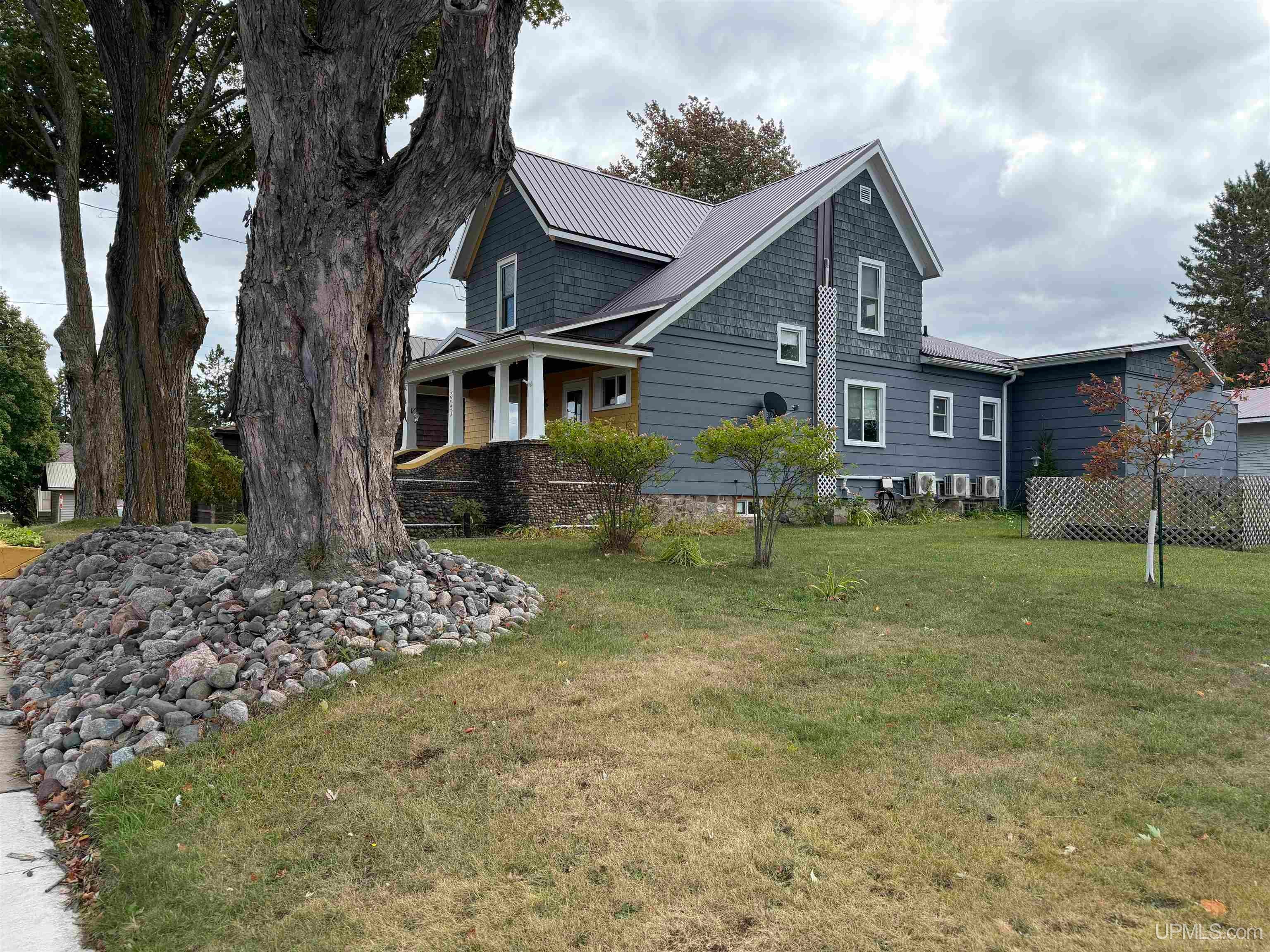 303 Maple Street Hurley, WI 54534 - Photo 2 of 27 Gallery Image 2