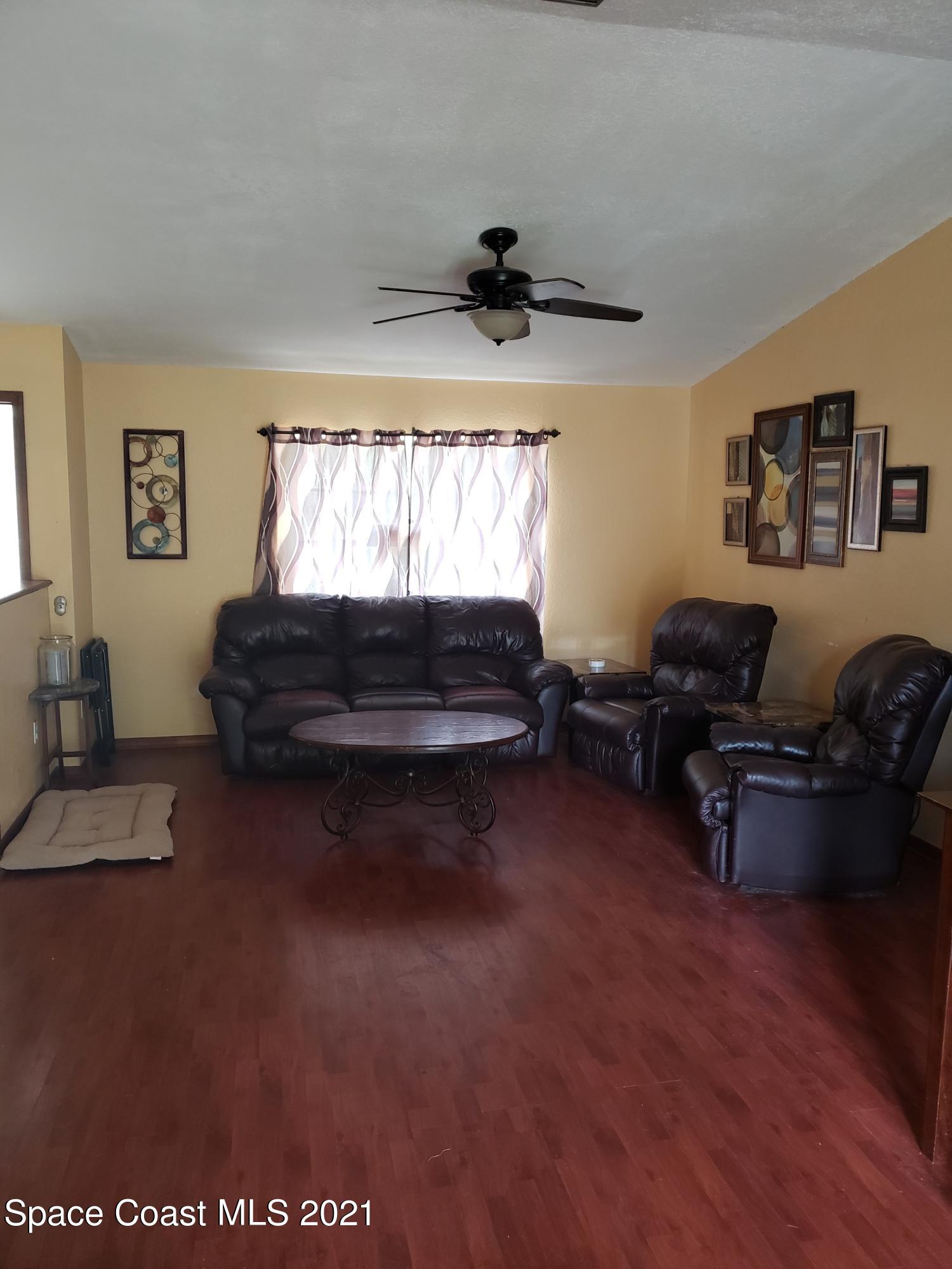 401 Whealan Street Southwest Palm Bay, FL 32908 - Photo 3 of 16 Livingroom