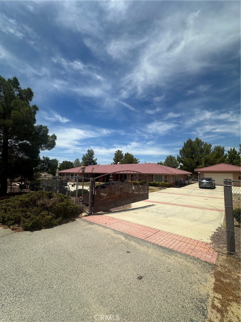 16728 Shirwaun Road Apple Valley, CA 92307 - Photo 1 of 1