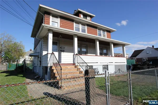 $2,000 | 186 Main Street, Unit 2, Hackensack, NJ 07601