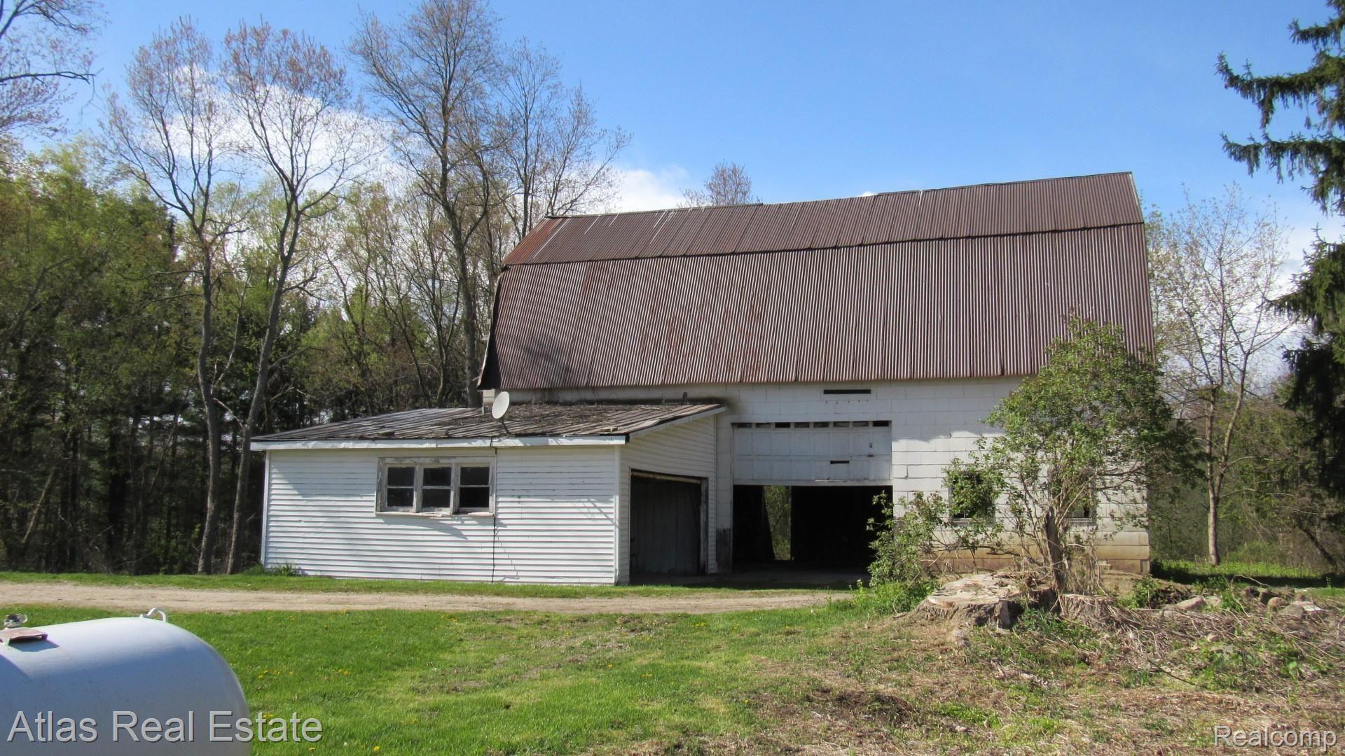 6050 Tripp Road Holly, MI 48442 - Photo 9 of 21 IMG_2273.JPG