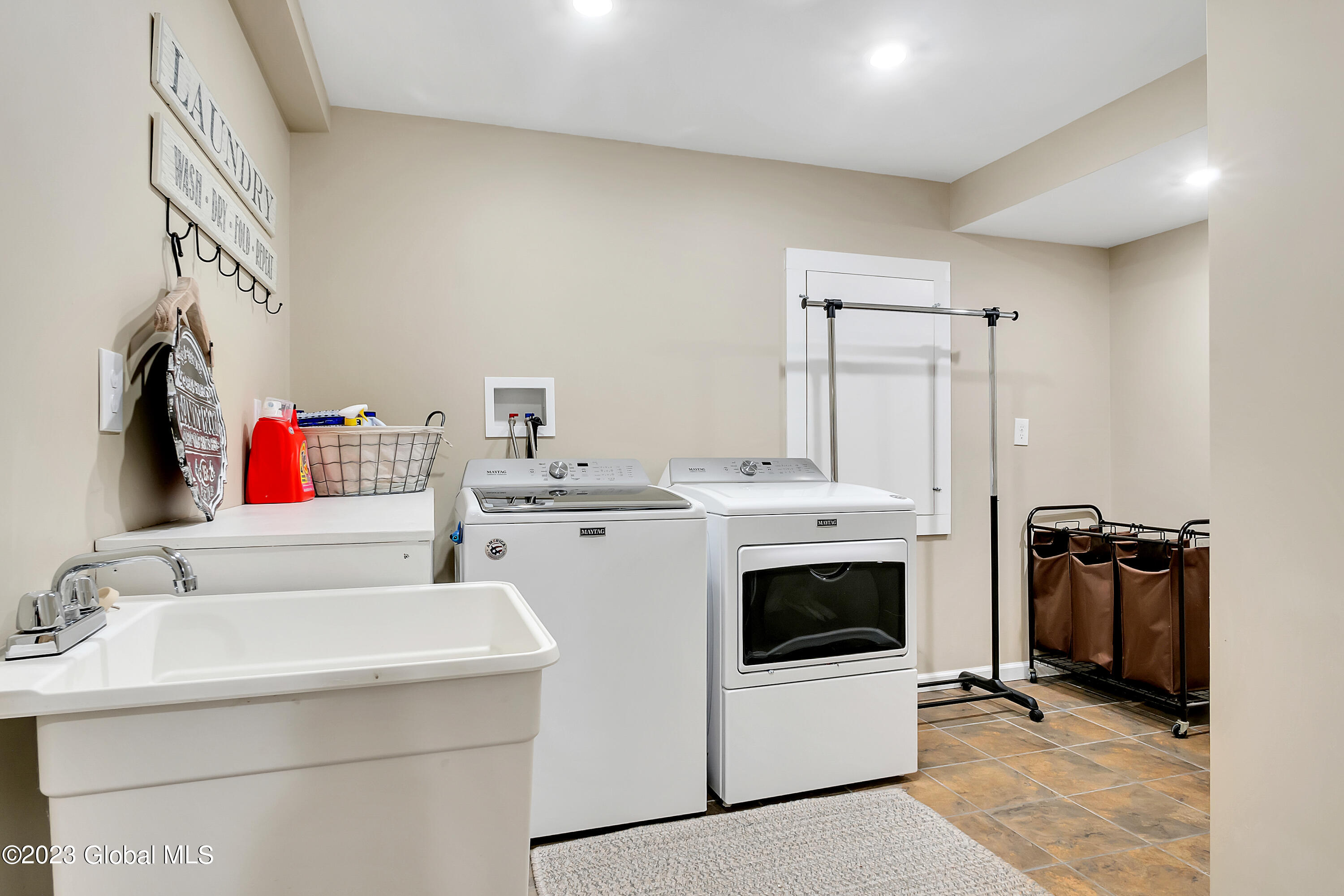 6 Hunters Run Malta, NY 12019 - Photo 42 of 59 P1390495