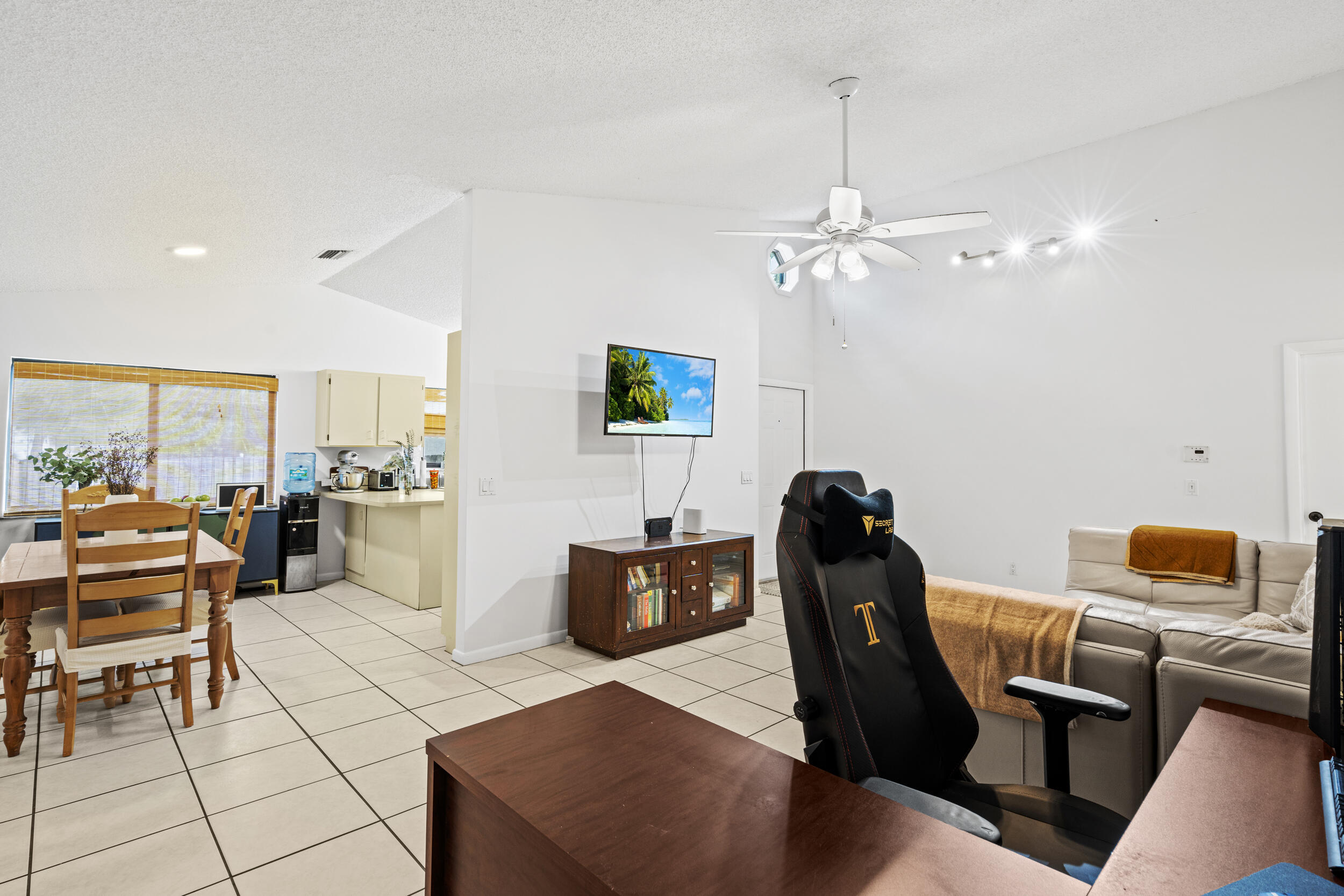 53 Southeast Ontario Way Stuart, FL 34997 - Photo 2 of 43 9_dsc07733