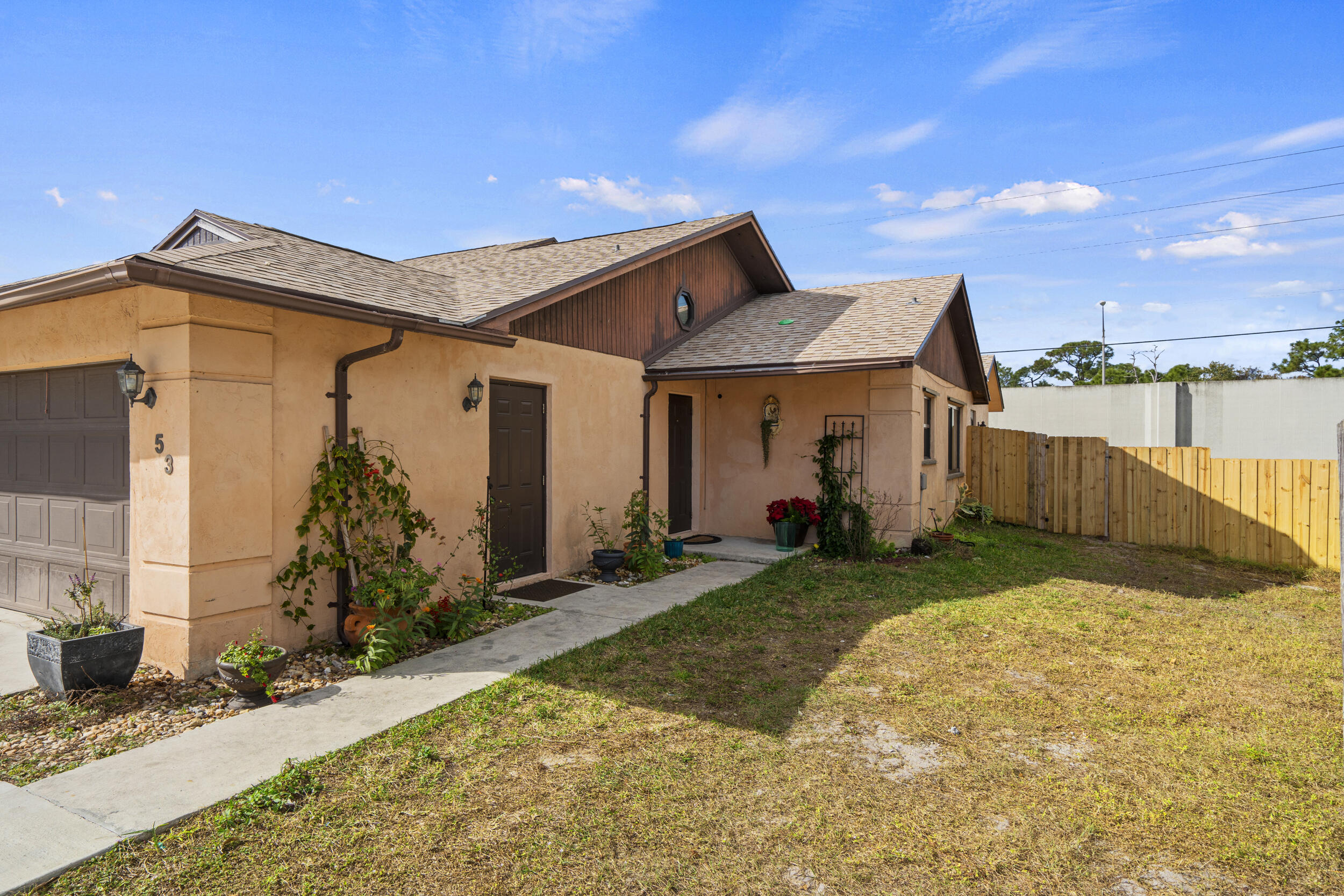 53 Southeast Ontario Way Stuart, FL 34997 - Photo 3 of 43 4_dsc07778