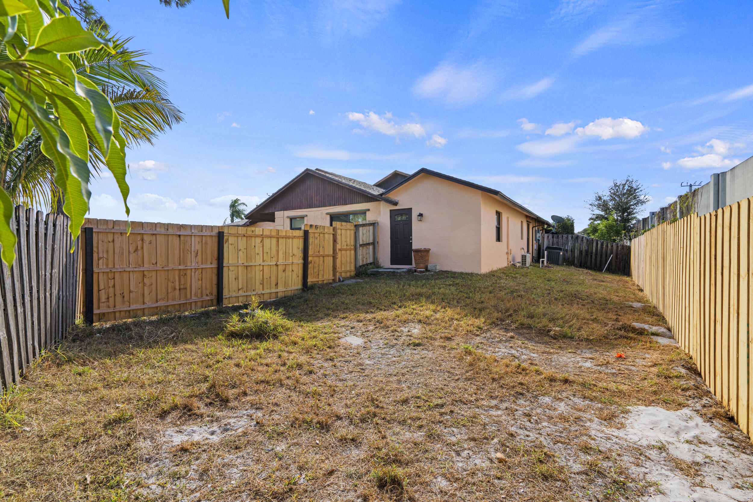 53 Southeast Ontario Way Stuart, FL 34997 - Photo 35 of 43 36_dsc07568