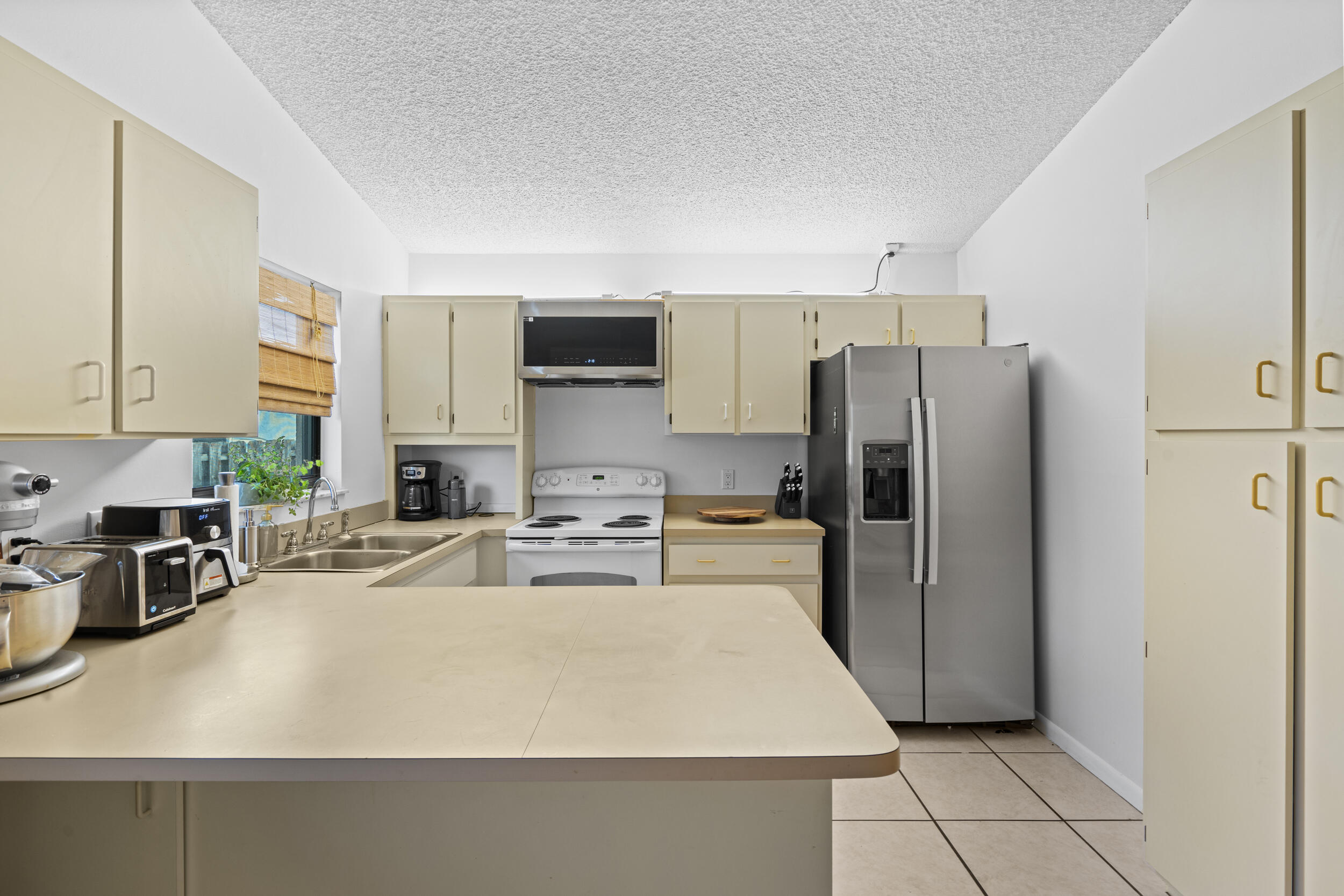 53 Southeast Ontario Way Stuart, FL 34997 - Photo 4 of 43 11_dsc07690