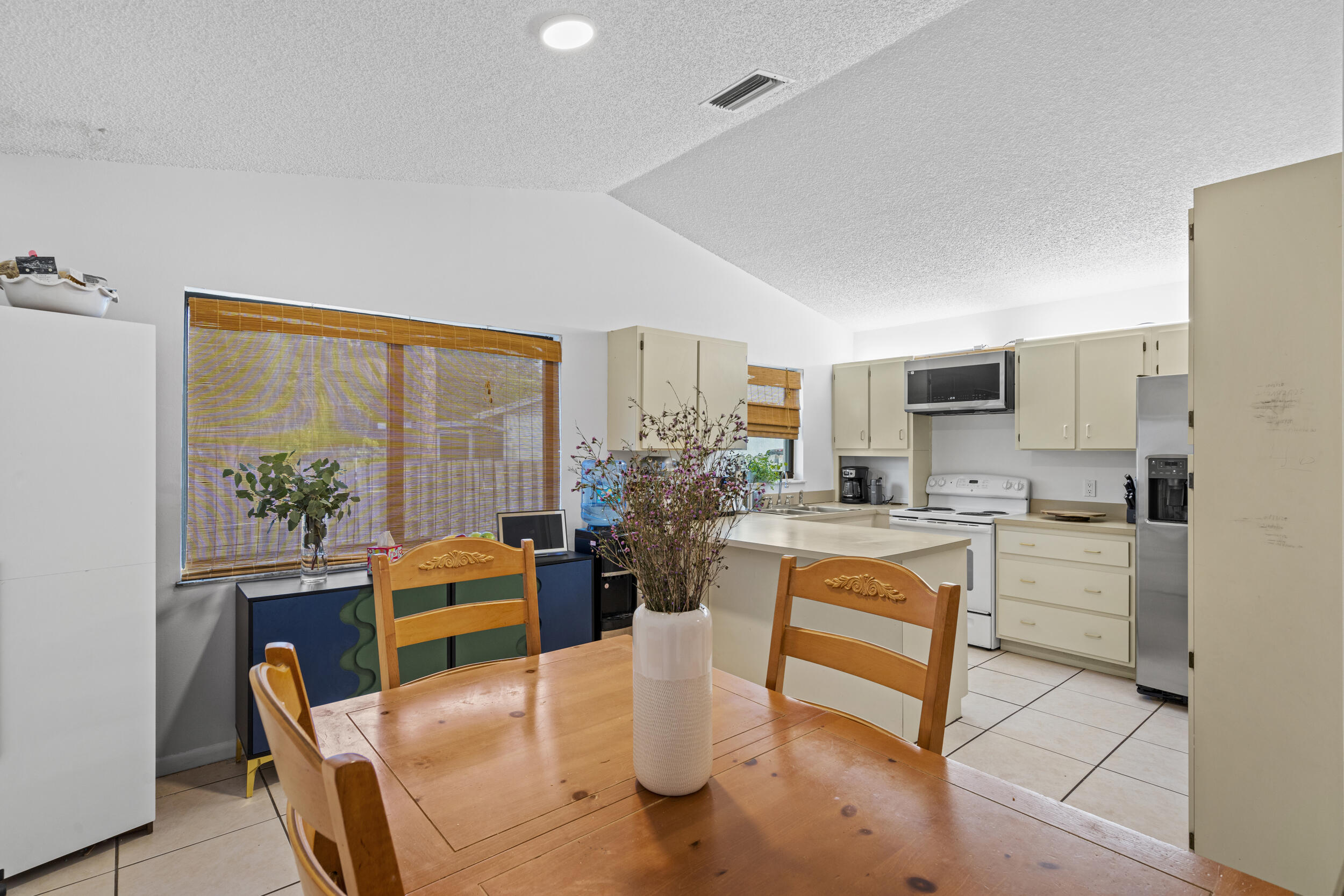 53 Southeast Ontario Way Stuart, FL 34997 - Photo 5 of 43 15_dsc07723