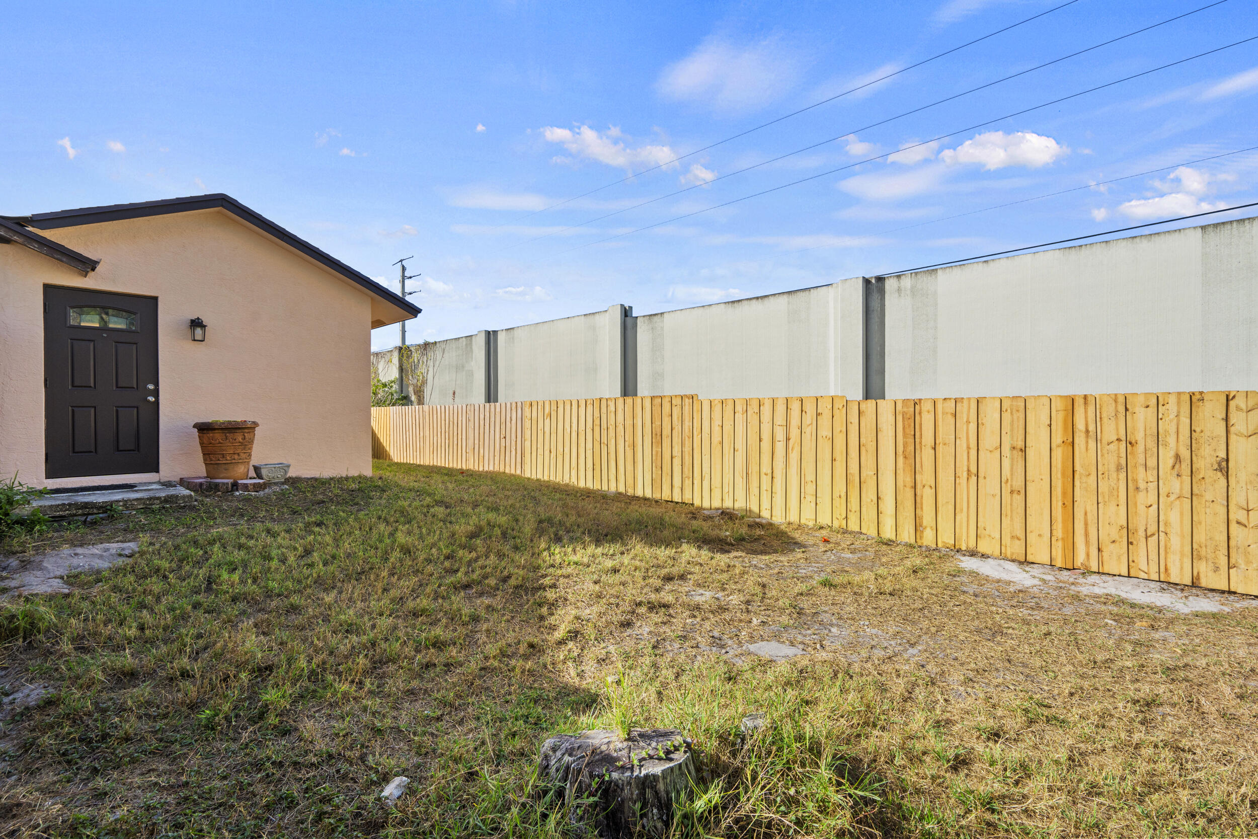 53 Southeast Ontario Way Stuart, FL 34997 - Photo 7 of 43 37_dsc07573