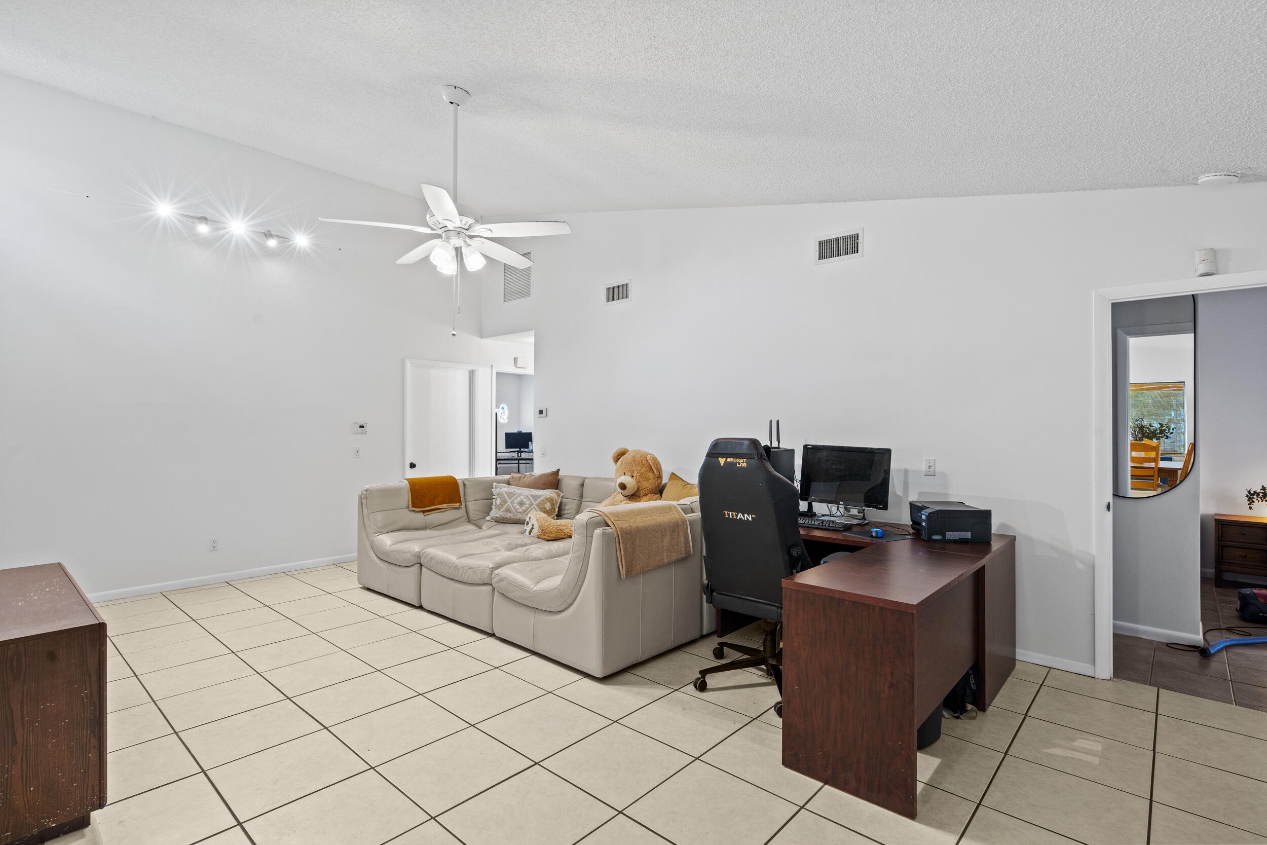 53 Southeast Ontario Way Stuart, FL 34997 - Photo 10 of 43 8_dsc07738