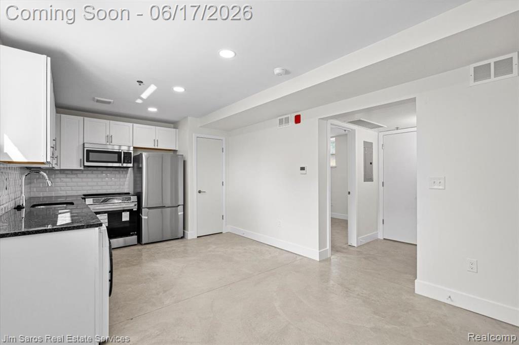4735 Rohns Street, Unit 2A Detroit, MI 48214 - Photo 5 of 14