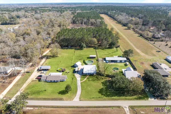 $284,995 | 39152 South Thibodeaux Road, Ponchatoula, LA 70454