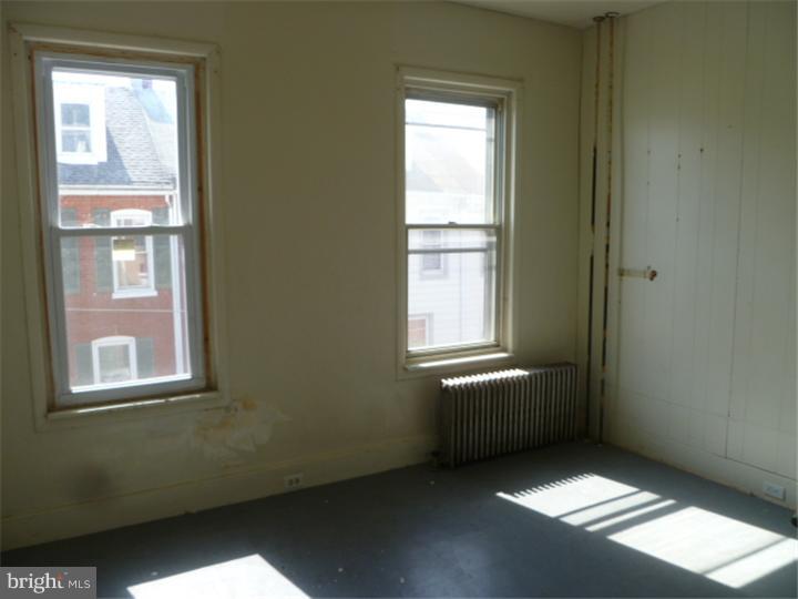 451 Mulberry Street Reading, PA 19604 - Photo 6 of 7 Bedroom 2