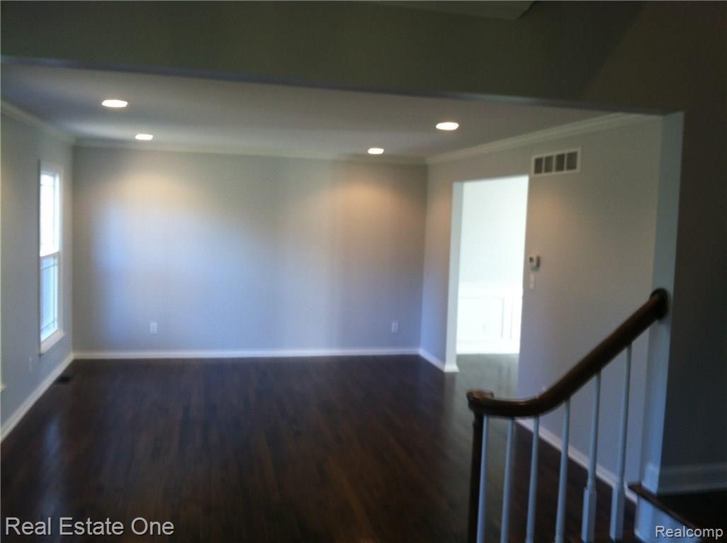 4050 Stoneleigh Road Bloomfield Hills, MI 48302 - Photo 9 of 25 photo 2.JPG