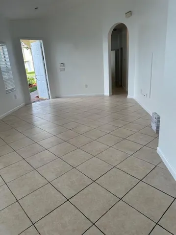 $2,550 | 1056 Northeast 39th Avenue, Homestead, FL 33033