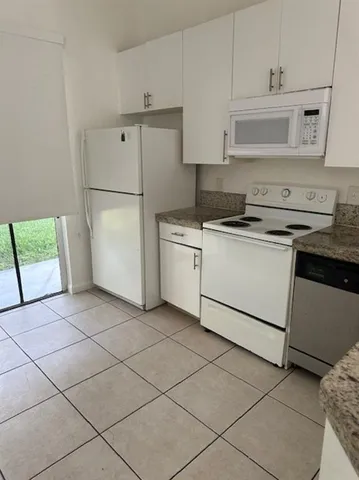 $2,550 | 1056 Northeast 39th Avenue, Homestead, FL 33033