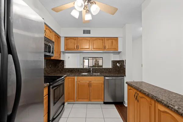 $2,400 | 3129 Millwood Terrace, Unit 1380, Boca Raton, FL 33431