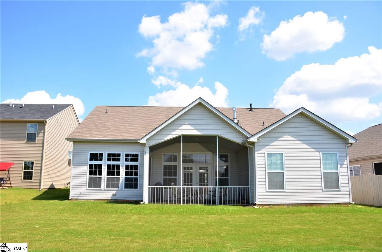 382 Bucklebury Road Greer, SC 29651 - Photo 3 of 30 Gallery Image 3