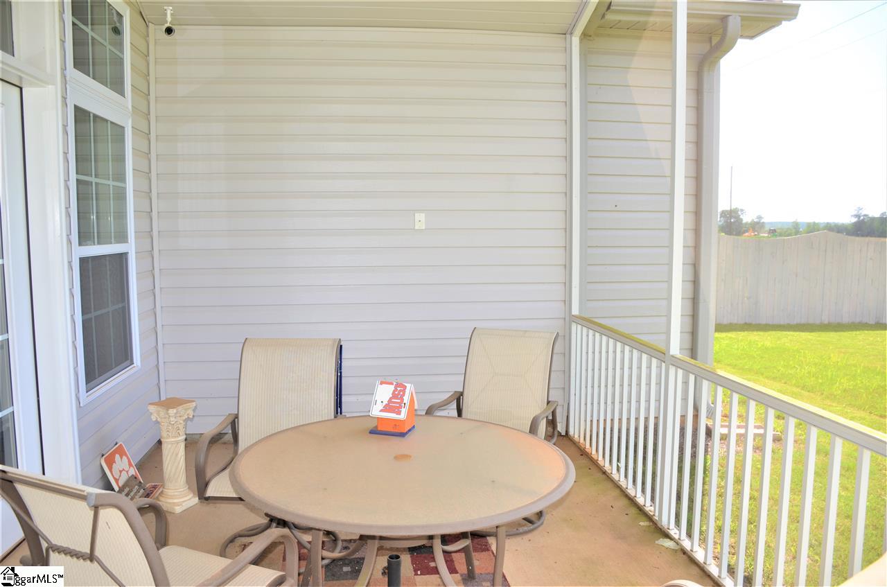 382 Bucklebury Road Greer, SC 29651 - Photo 5 of 30 Gallery Image 5
