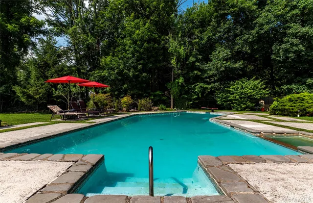 $1,395,000 | 369 Phillips Hill Road, New City, NY 10956