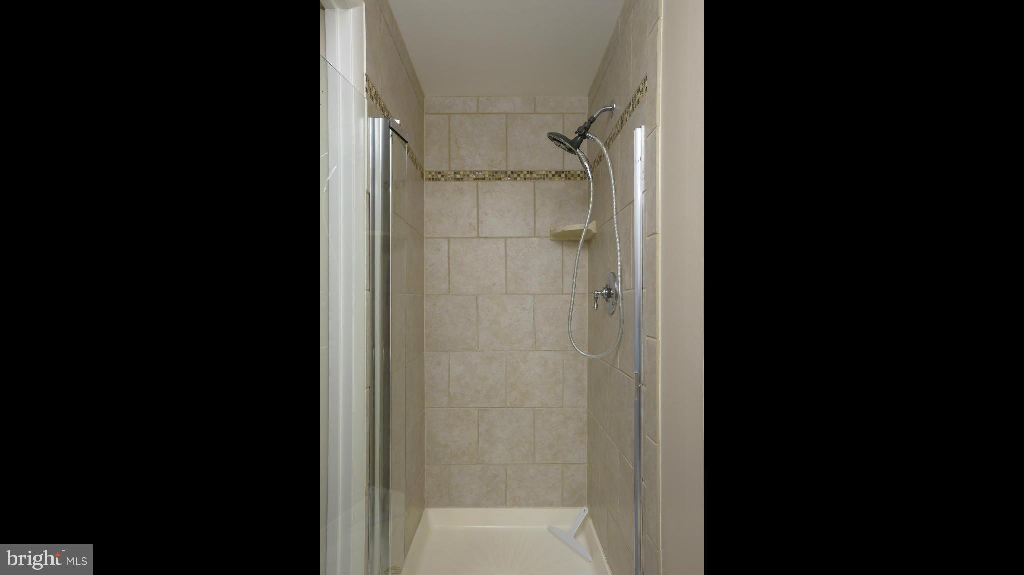 28 Winehurst Road Baltimore, MD 21228 - Photo 20 of 26 Bath