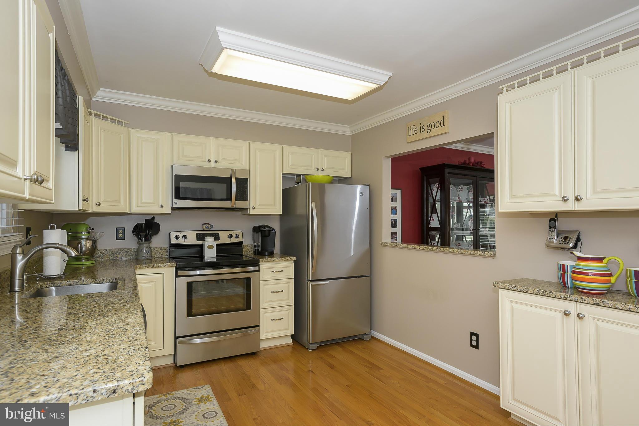 28 Winehurst Road Baltimore, MD 21228 - Photo 8 of 26 Kitchen