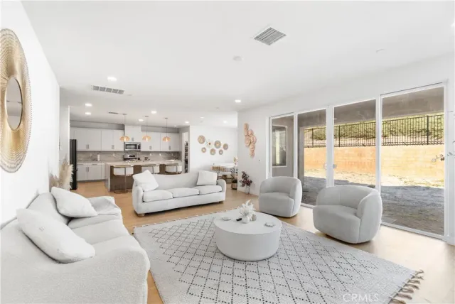 $6,999 | 18181 Outlook Canyon, Santa Clarita, CA 91351