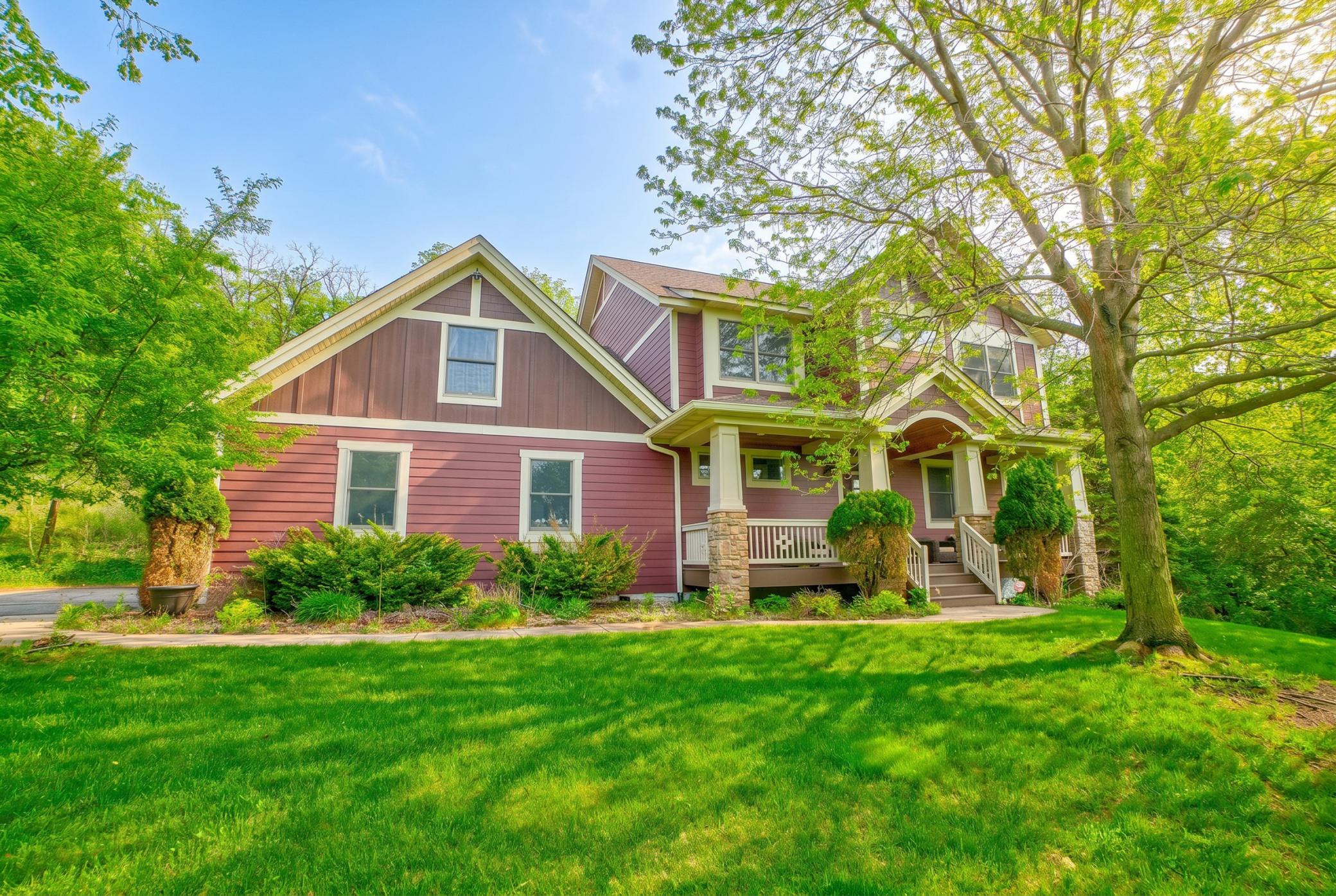 317 Meadow Ridge Court Hudson, WI 54016 - Photo 2 of 24