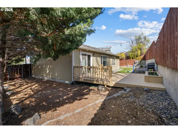 $349,950 | 2216 Northwest Eucalyptus Drive, Hermiston, OR 97838