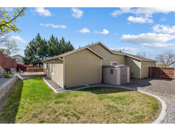 $349,950 | 2216 Northwest Eucalyptus Drive, Hermiston, OR 97838